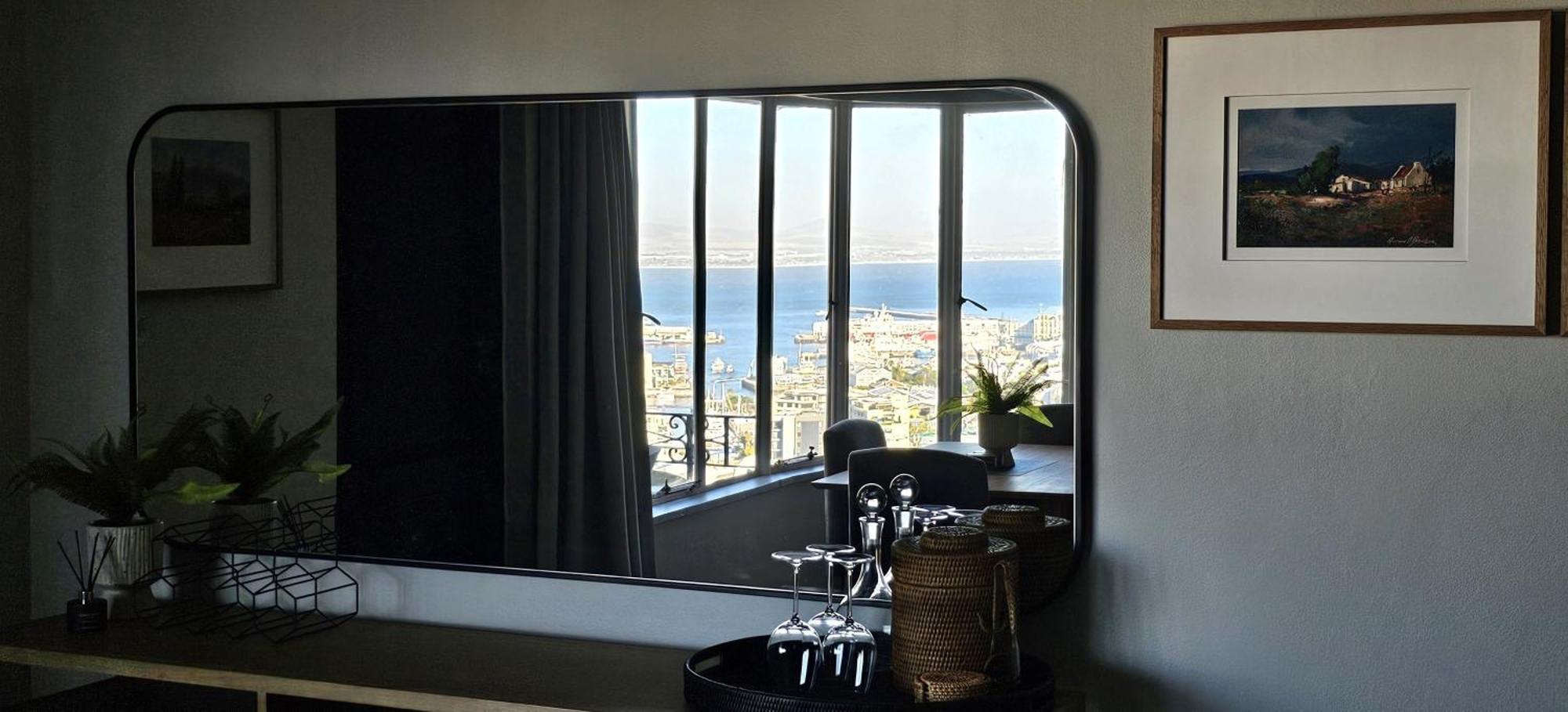 Spacious 2 Bedroom - Harbour Views Cape Town