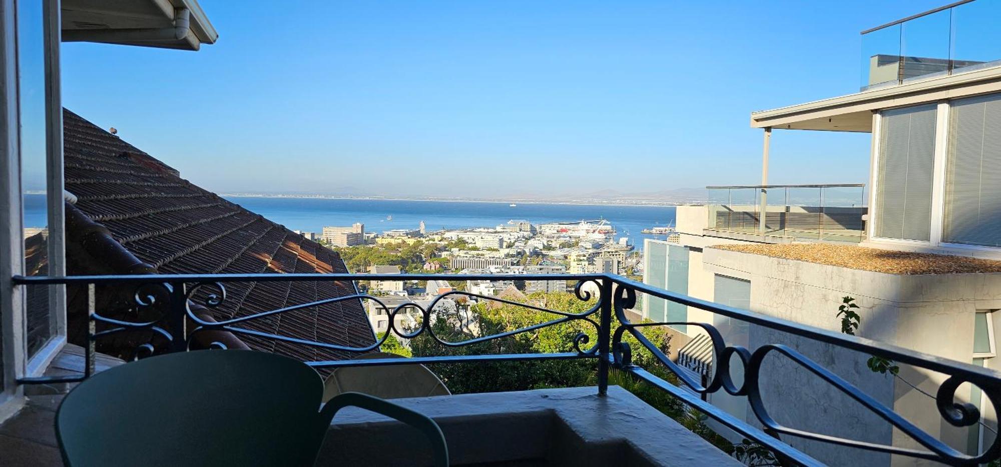 Spacious 2 Bedroom - Harbour Views Apartment Cape Town